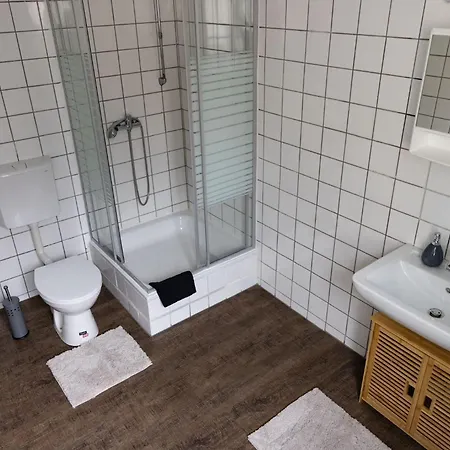 - Gemeinschaftskueche Und Badezimmer Konukevi *