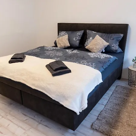 - Gemeinschaftskueche Und Badezimmer Konukevi